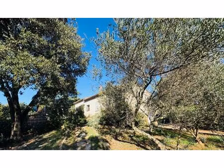 exposée sud et au calme  villa sur grand terrain et un beau potentiel!