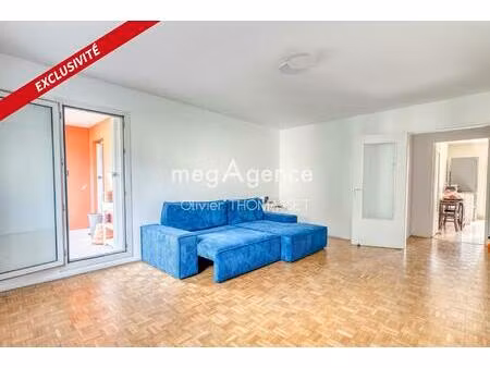 appartement traversant  3 chambres  balcon