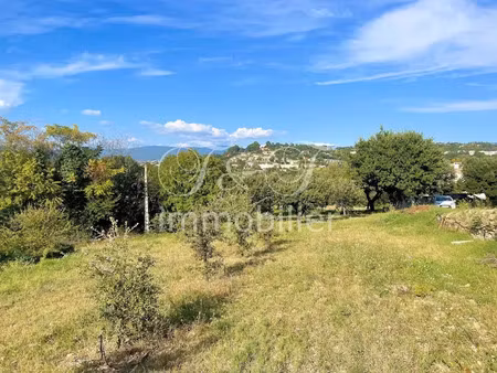 vente terrain 300 m² à apt (84400)  140 000 €