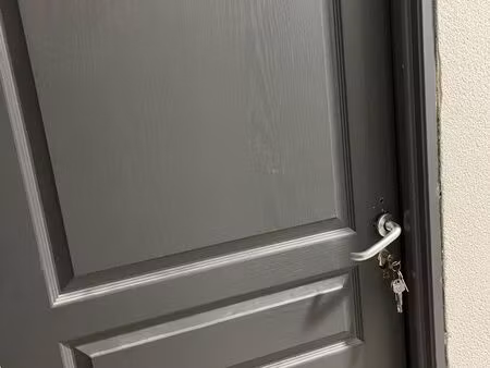 cave location 200m du port