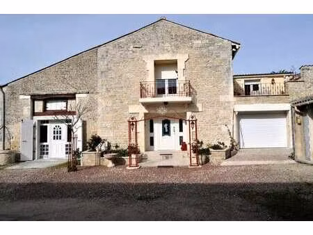 vente maison viager à jarnac (16200) : à vendre viager / 112m² jarnac