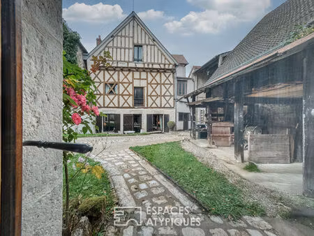 ancien relais de poste au coeur du bourg de chatillon sur loire
