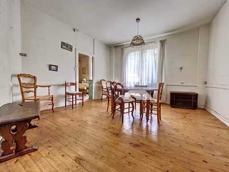 maison de ville à rénover à creissels // garage //