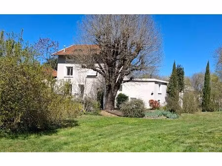 location maison  m² t-6 à chaponost  2 800 €