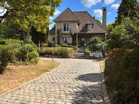 propriété 8 pièces 180 m²