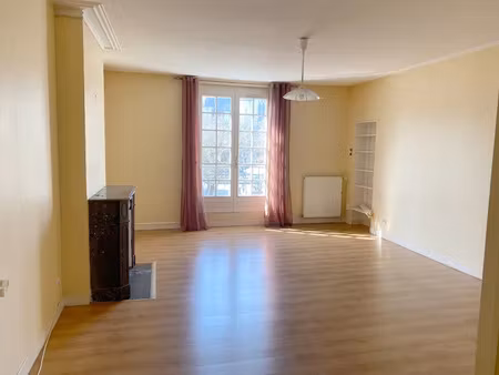 location appartement 5 pièces 98 m² à chatellerault (86100)  710 €