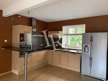 location maison 3 pièces 90.11 m² à espaly-saint-marcel (43000)  715 €