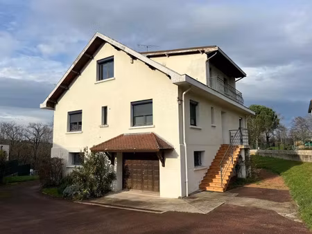 location maison 6 pièces 161 m² à francheville (69340)  2 500 €