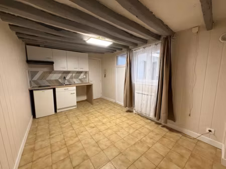 location locaux professionnels 1 pièce 14 m² à pontoise (95000)  500 €