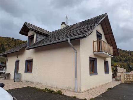 maison spacieuse à vendre à villaroux - 4 chambres et grand terrain !