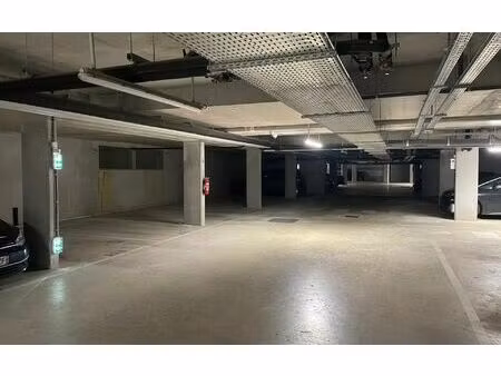 location stationnement  15 m² t- à serris  55 €