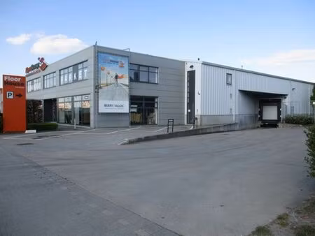 bedrijfsgebouw langs a12 aartselaar op terrein van 3.948m²