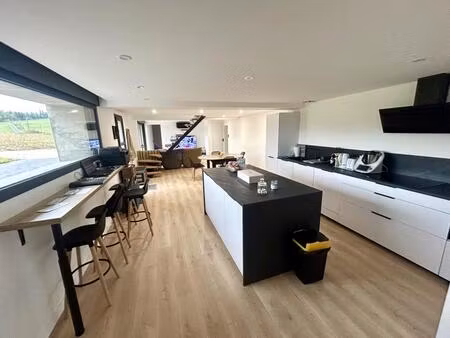 maison rénovée avec grange à aménager