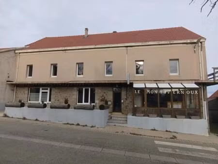 grande bâtisse  commerce et habitation