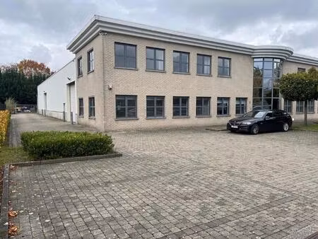 kontich: magazijn met mezzanine en kantoorruimte