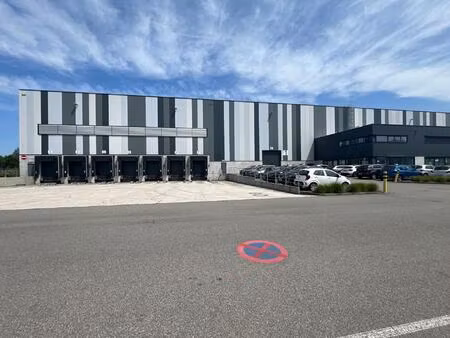 te huur - boom logistiek magazijn 6.516m² met 7 loskades