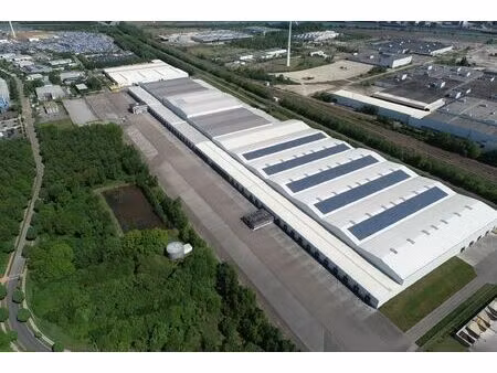 genk: logistieke nieuwbouw magazijnen en loskades met kantoren te huur