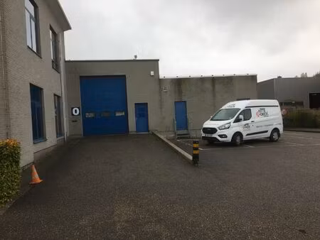 goed gelegen opslagplaats van +/- 800m² te kontich