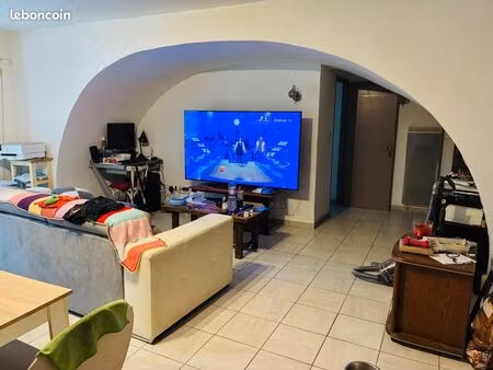 immeuble 7 pièces 240 m²