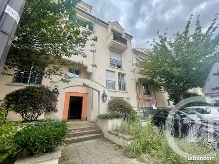 studio 1 pièce 33 m²