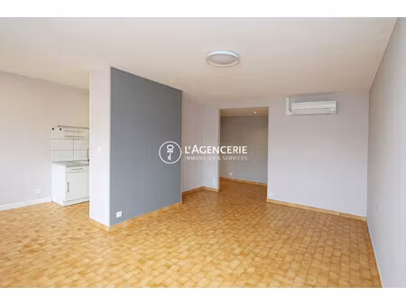 appartement 70m² avec balcon et parking
