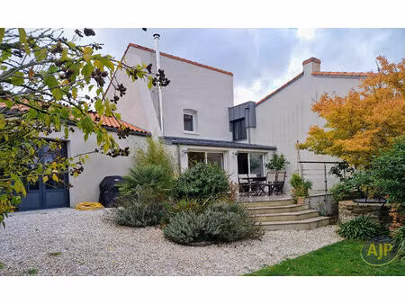 maison de bourg avec 3 suites parentales et 1 chambre