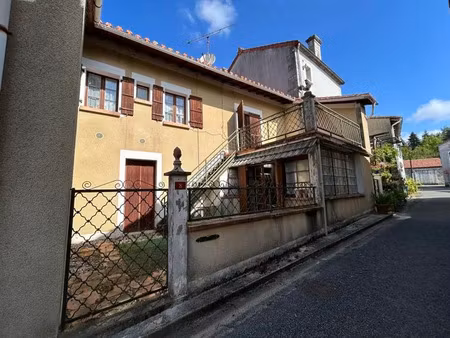 vente maison 4 pièces 100 m² à roussines (16310)  50 000 €