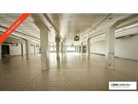 location commerce besançon 880 m²