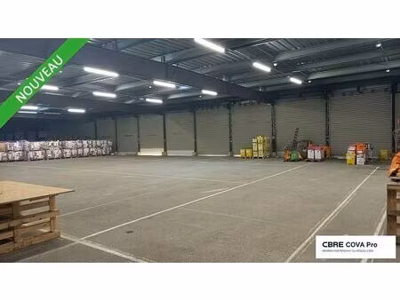 location local d'activités école-valentin 700 m²