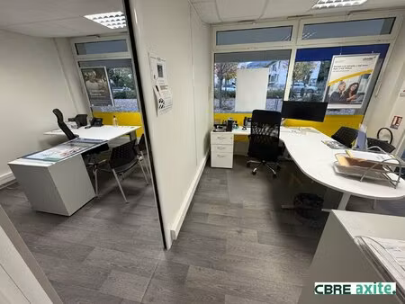 location local commercial 72m² chambery 73000