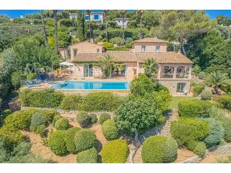 villa provençale avec vue mer à grimaud