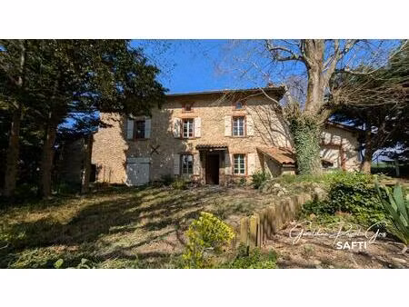 fort potentiel pour cette maison en pierres