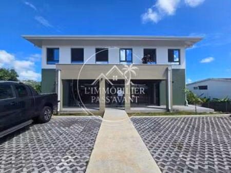 local commercial de 119 m² à louer (le robert)  martinique