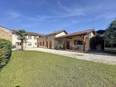 vente maison 9 pièces 260 m² à vic-en-bigorre (65500)  307 000 €