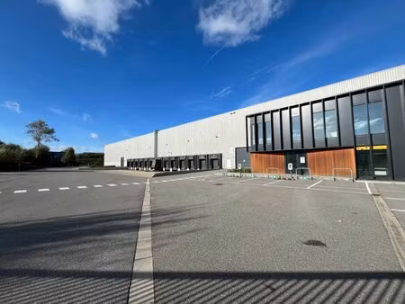 logistiek gebouw te huur