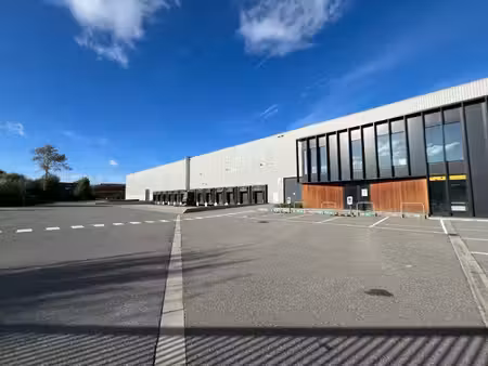 logistiek gebouw te huur