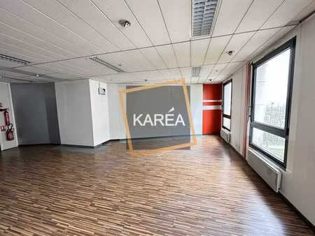 location local professionnel 147m² lognes 77185