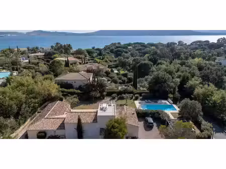 villa avec piscine grimaud (83)