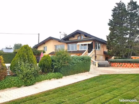 propriété d'exception avec studio indépendant sur terrain de 1853 m²