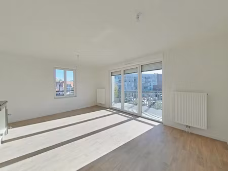 location appartement 3 pièces 62 m² à marcq-en-baroeul (59700)  1 073 €
