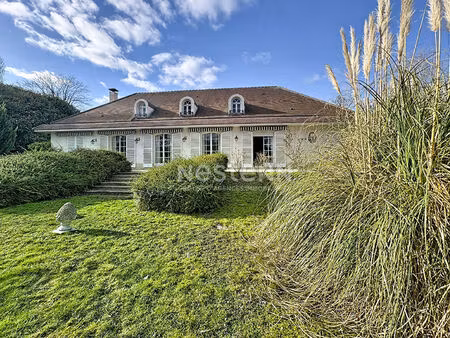 a louer maison chantilly 9 pièce(s) 280 m2 habitables  et terrain 3000m²