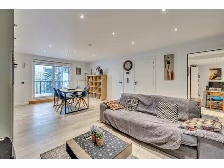 gerenoveerd appartement met 2 ruime slaapkamers