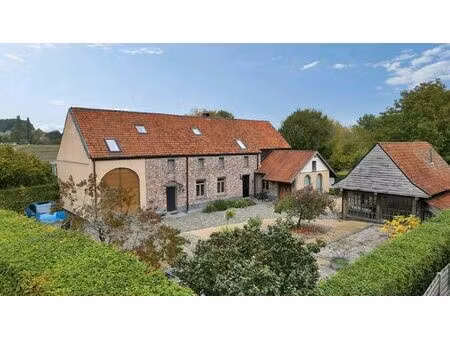 unieke landelijke woning met zwembad te huur