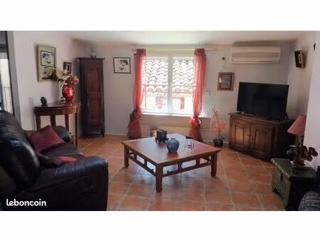 f2 centre ville à l'année