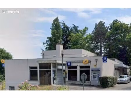 local commercial 717 m²