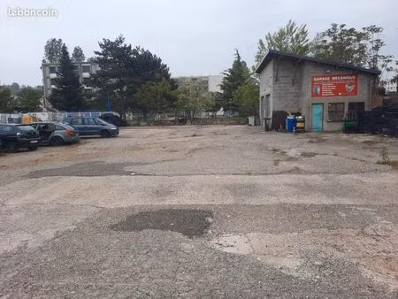 urgent fonds de commerce 2000m2