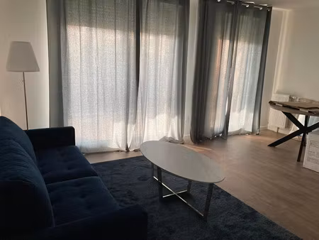 location meublée appartement 3 pièces 58 m² à aubervilliers (93300)  1 700 €
