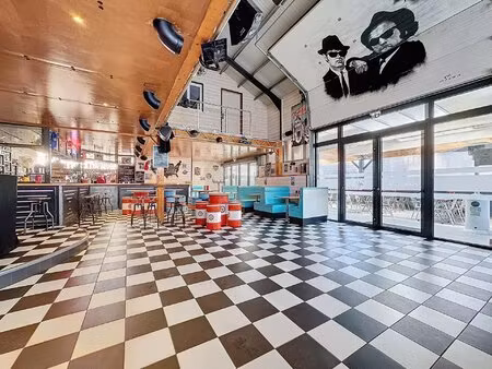 bâtiment commercial