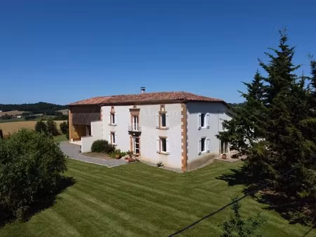 maison de caractère  dépendance  1 9ha