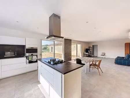 villa contemporaine avec vue